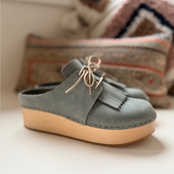 NWOT BRYR Zoe Wooden Platform Clog with Kilt Tassel Tongue in Agave - size 36 - Picture 1 of 11